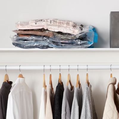 Τσάντες αποθήκευσης με κενό συμπίεση Amazon Basics Zipper με αντλία χεριού, μεσαία, 5 συσκευασίες, λευκές, γαλάζιες